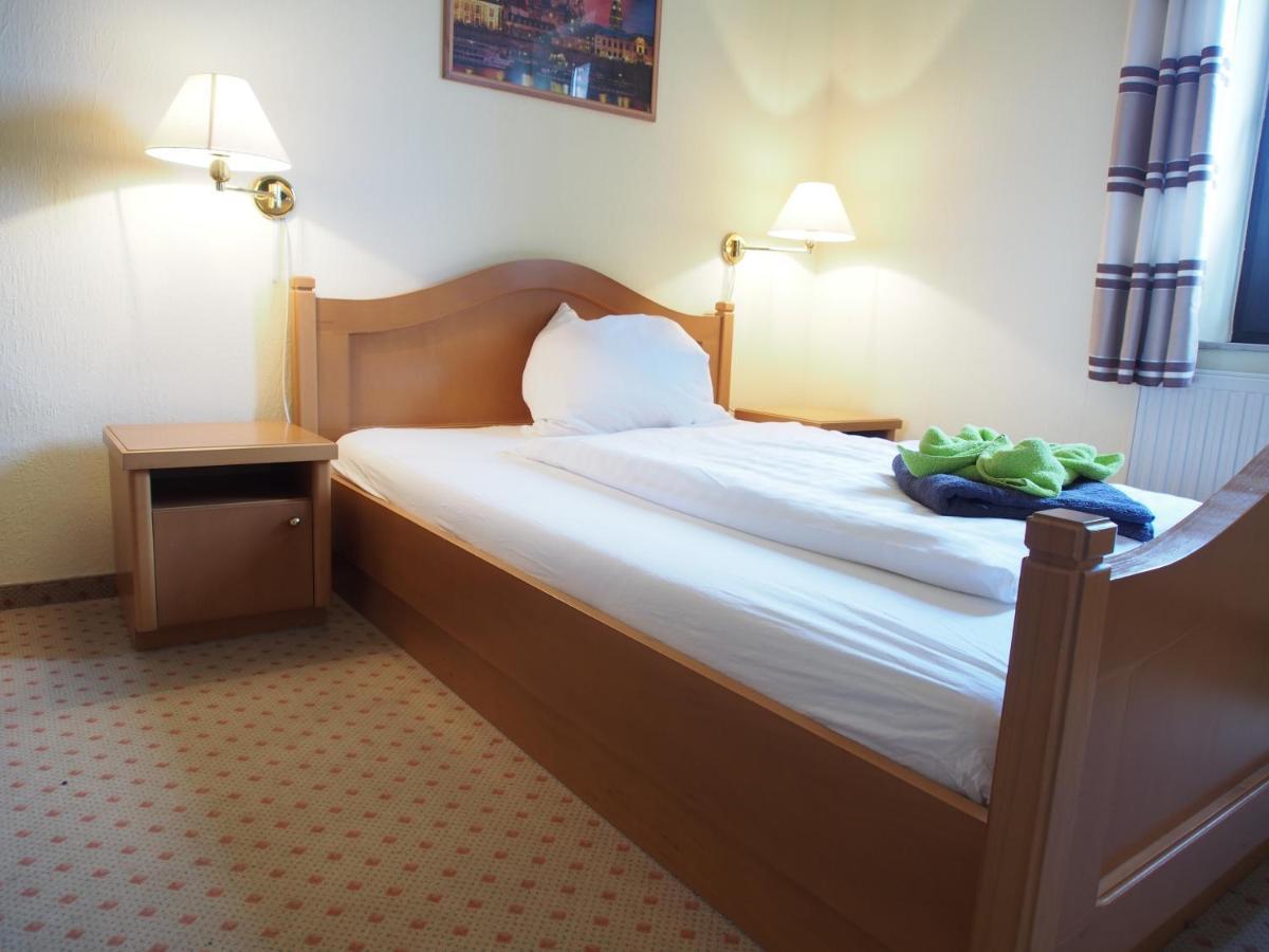 Altes Teichhaus - Pension Ottendorf-Okrilla Luaran gambar